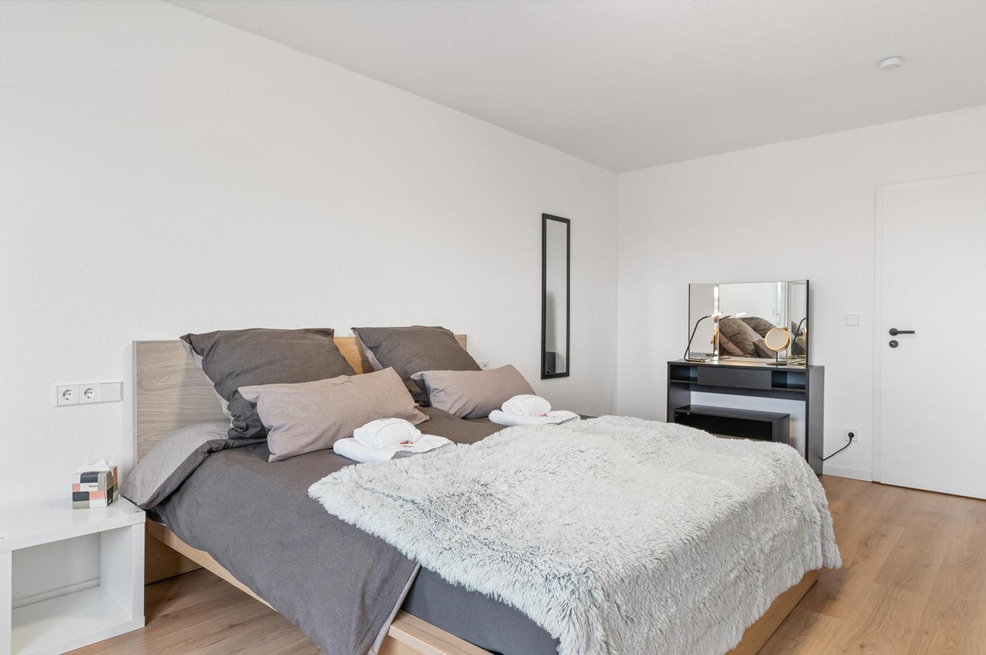 סינדלפינגן Neu: Stylische Suite Mit Ausblick מראה חיצוני תמונה
